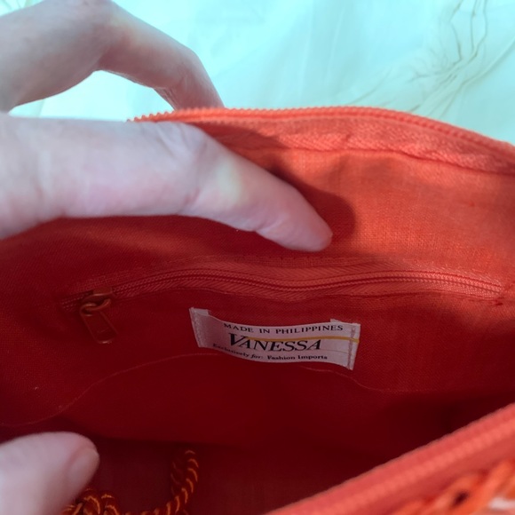 Never carried vintage orange woven handbag! - Picture 3 of 3